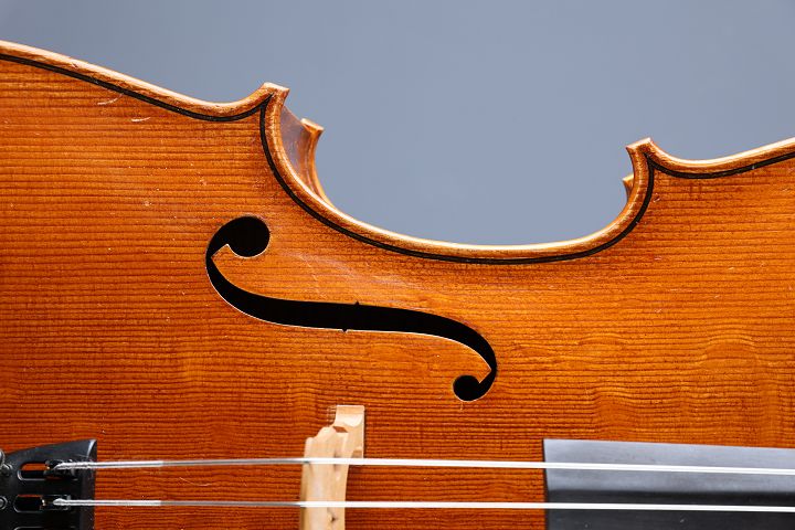 Leonhardt Rainer W. - Mittenwald Anno 1997 - Hundekopf - 1/2 Cello - C-016k